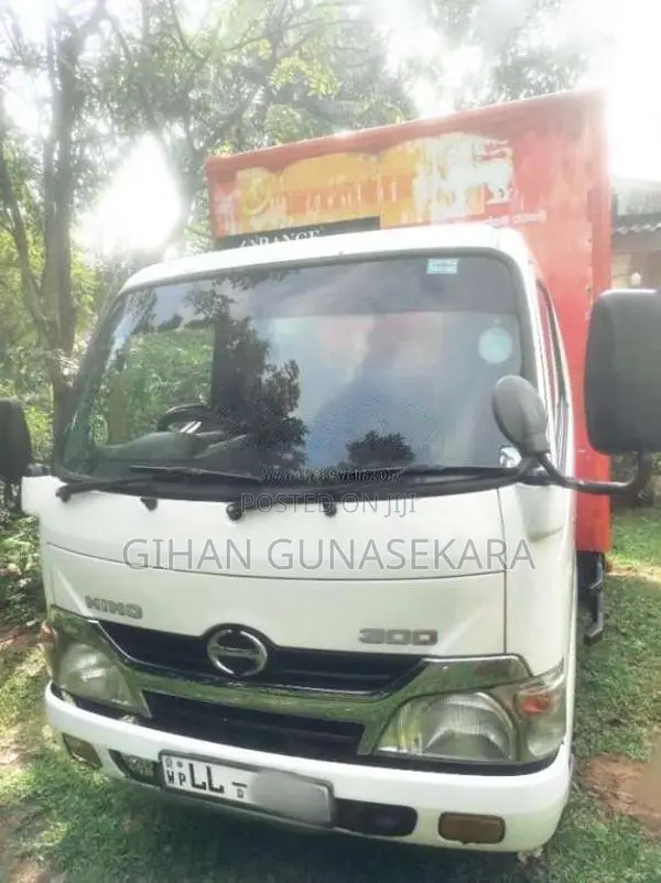 HINO Full Body 2015 Lorry (Used)