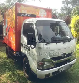 HINO Full Body 2015 Lorry (Used)