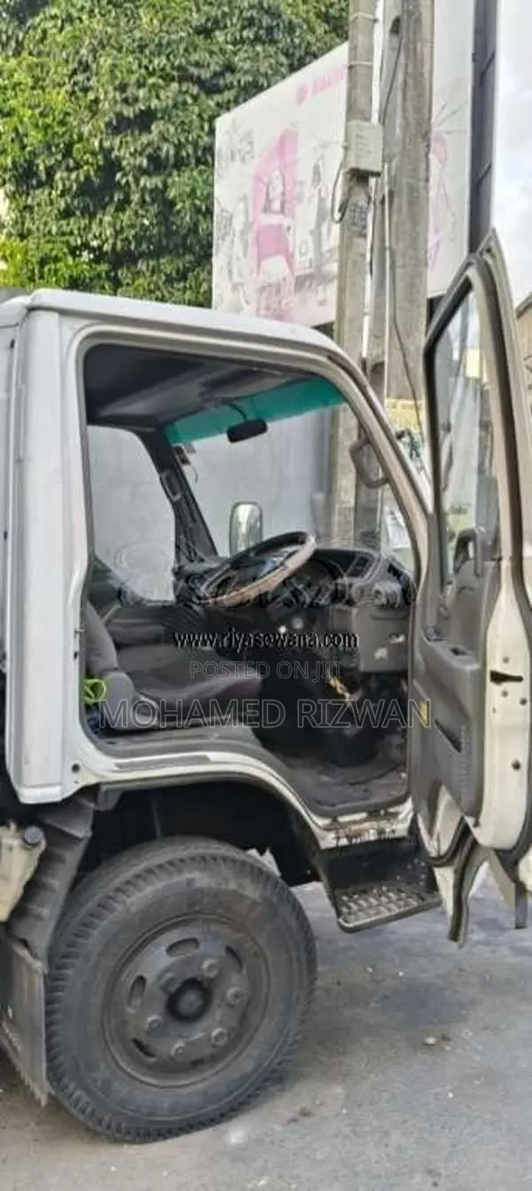 Isuzu 4hf1 2002 Lorry (Used)