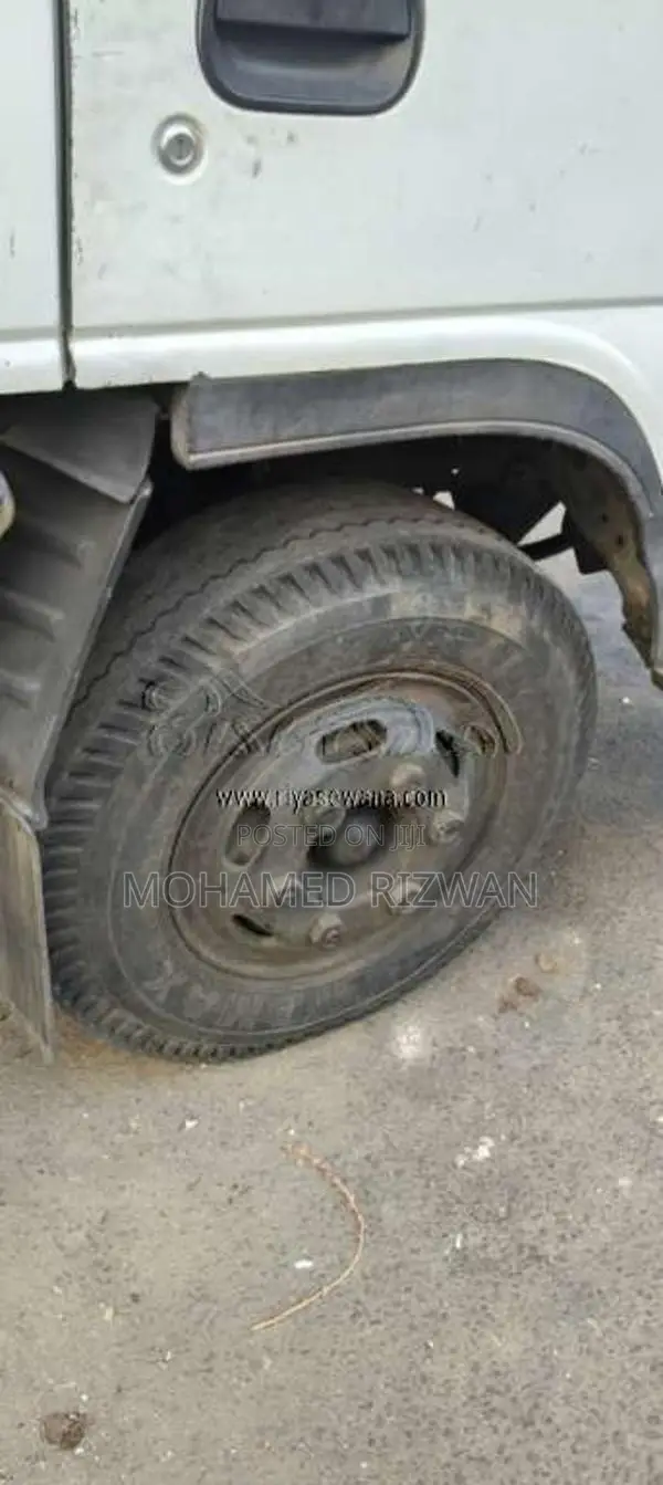 Isuzu 4hf1 2002 Lorry (Used)