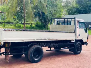 Eicher CANTER 2000 Lorry (Used)
