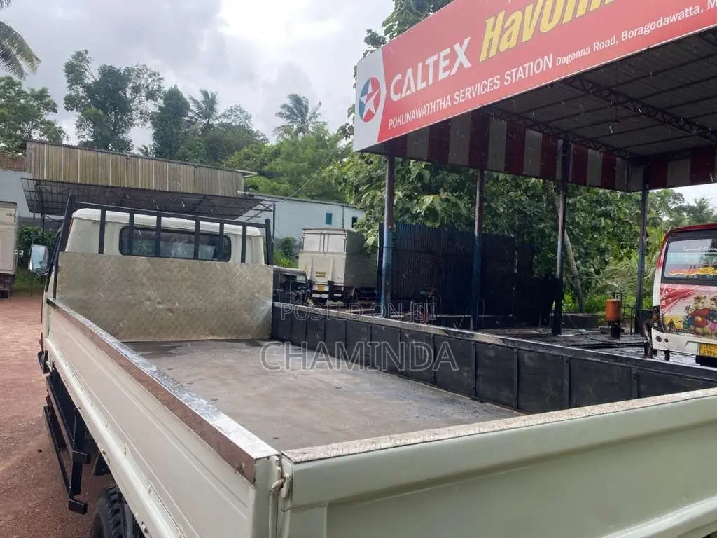 Eicher CANTER 2000 Lorry (Used)