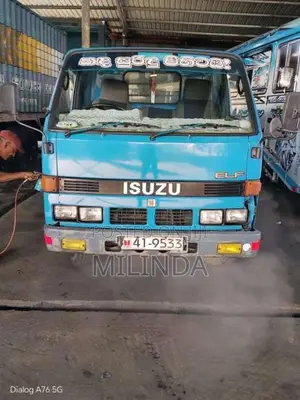 Isuzu ELF 1983 Lorry (Used)