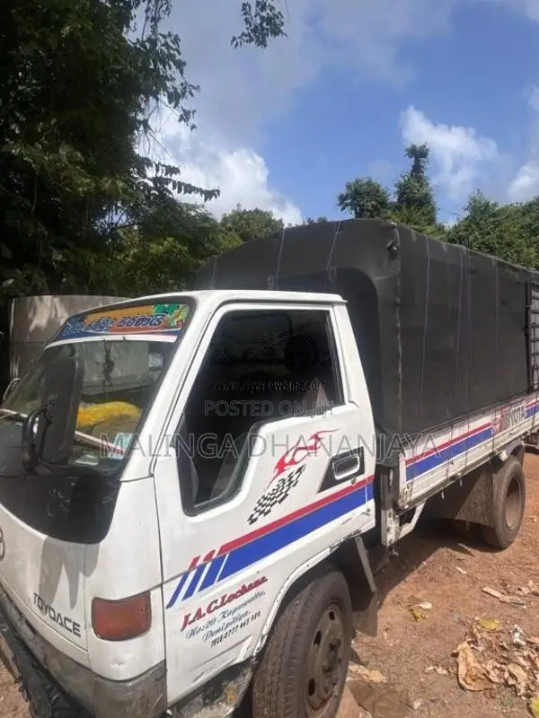 Toyota Toyoace 2000 Lorry (Used)