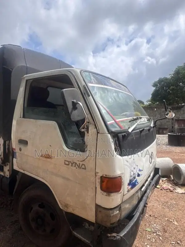 Toyota Toyoace 2000 Lorry (Used)