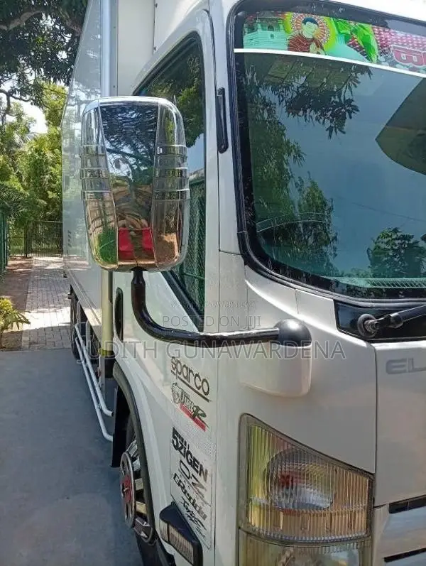 Isuzu Freezer 2011 Lorry (Used)