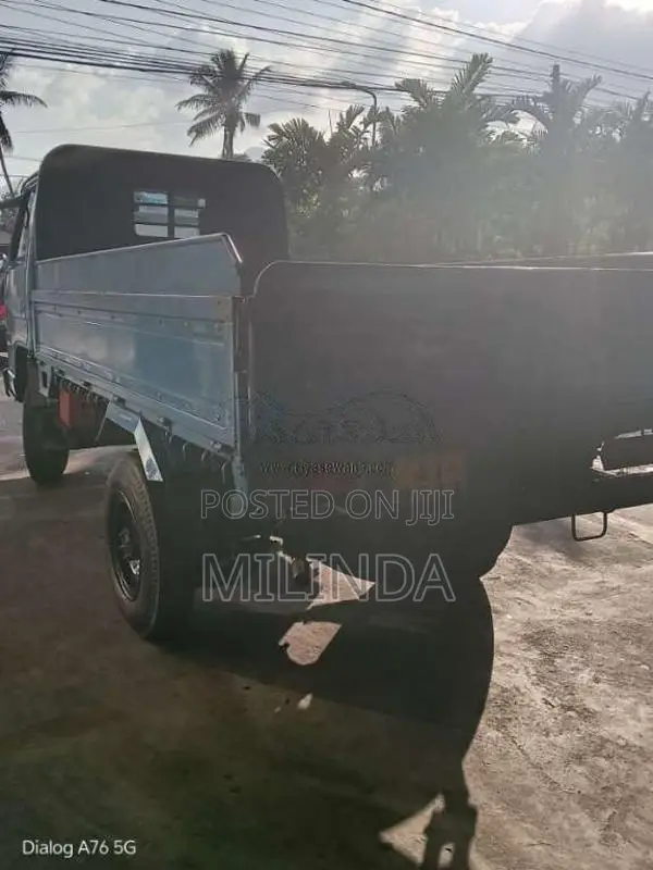 Isuzu ELF 1983 Lorry (Used)