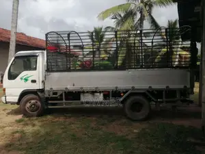 Isuzu ELF 14.5 2000 Lorry (Used)