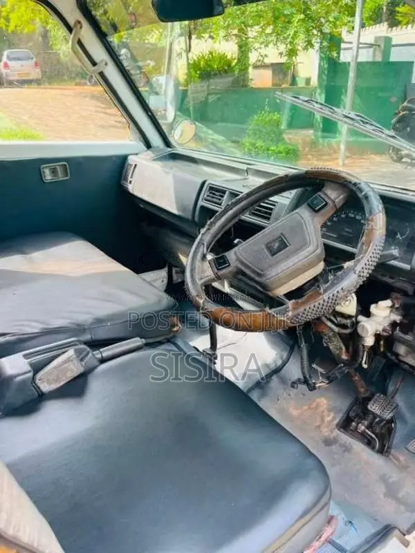 Nissan Caravan 1980 Lorry (Used)