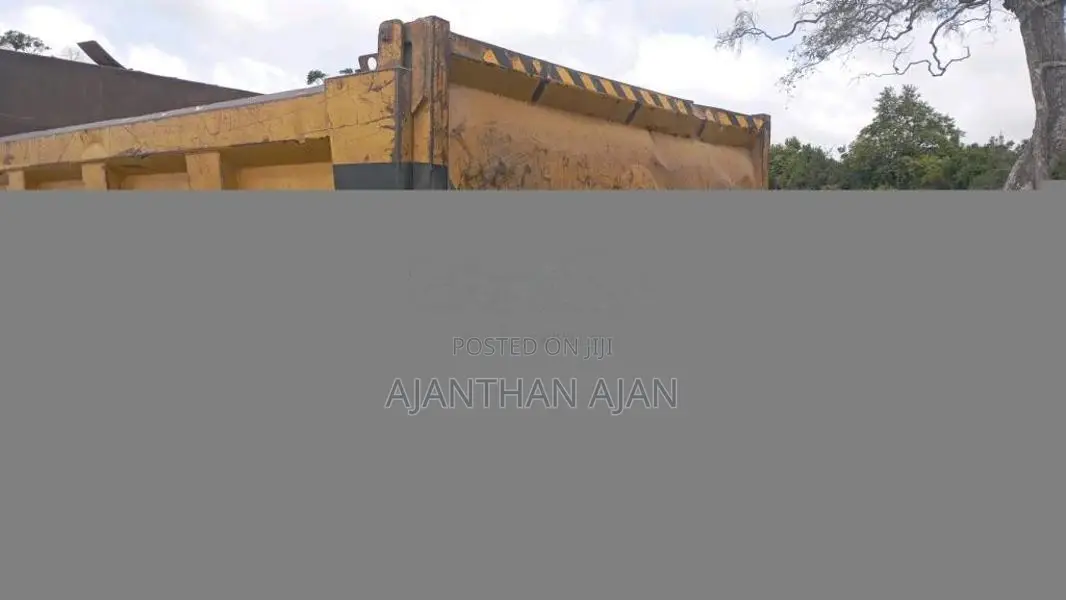 Ashok-Leyland Tipper 2011 Lorry (Used)