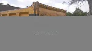 Ashok-Leyland Tipper 2011 Lorry (Used)