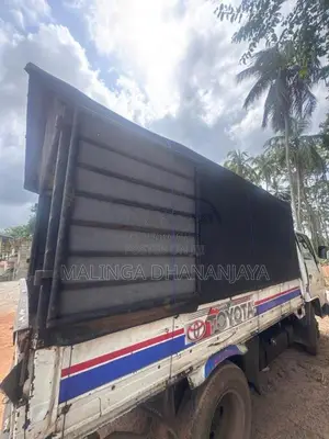 Toyota Toyoace 2000 Lorry (Used)
