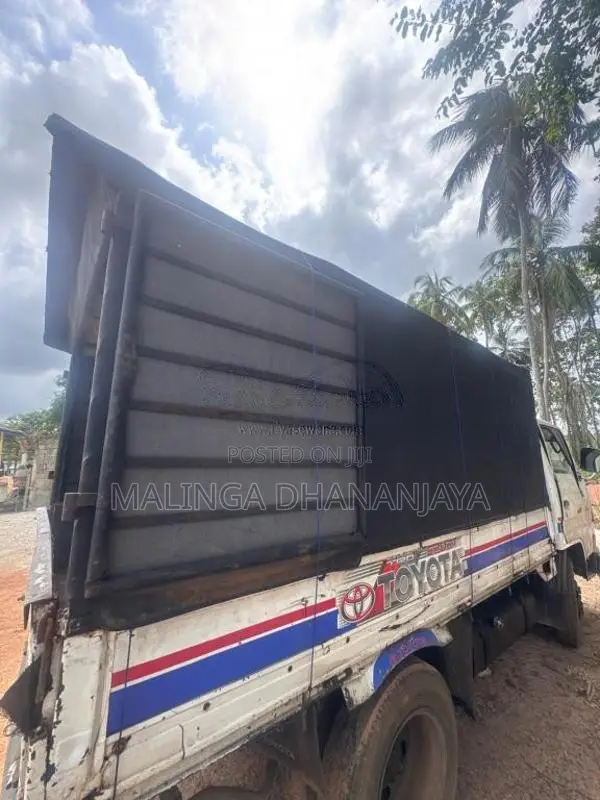 Toyota Toyoace 2000 Lorry (Used)