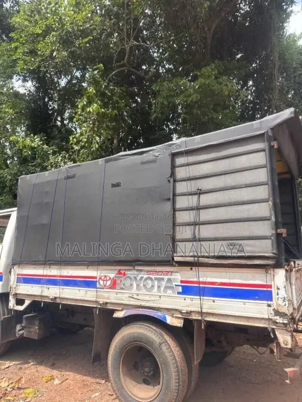 Toyota Toyoace 2000 Lorry (Used)
