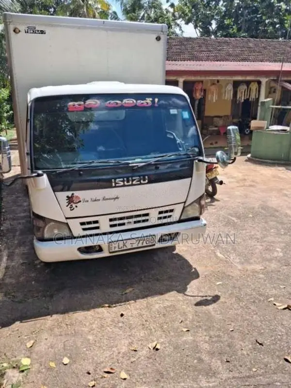 Isuzu Full Body 2005 Lorry (Used)