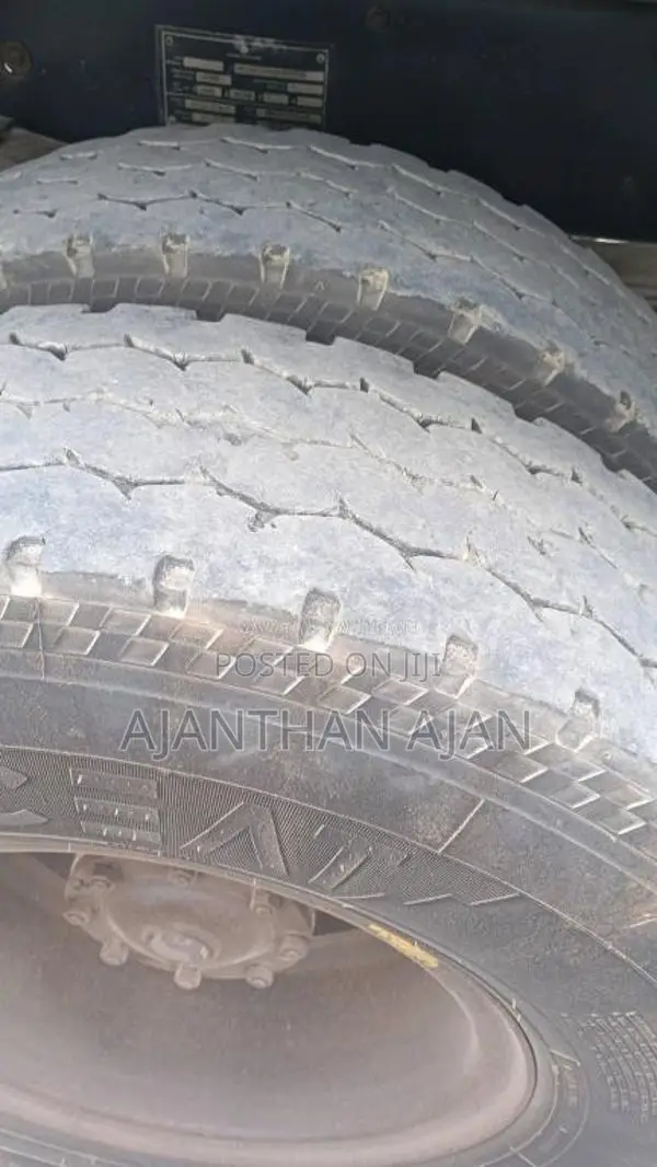 Ashok-Leyland Tipper 2011 Lorry (Used)