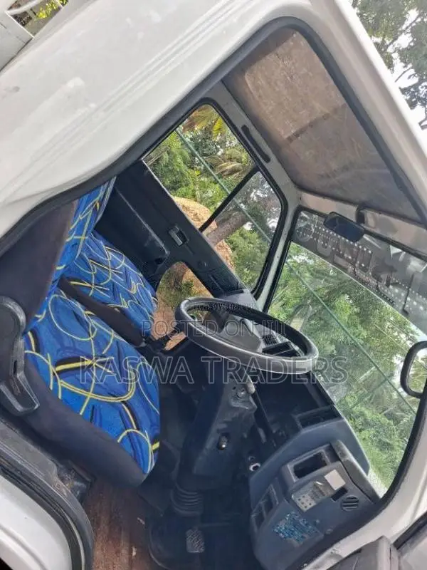 Isuzu ELF 1980 Lorry (Used)