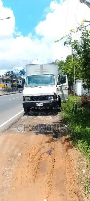 Tata Aluminum Body 14 5 1995 Lorry (Used)