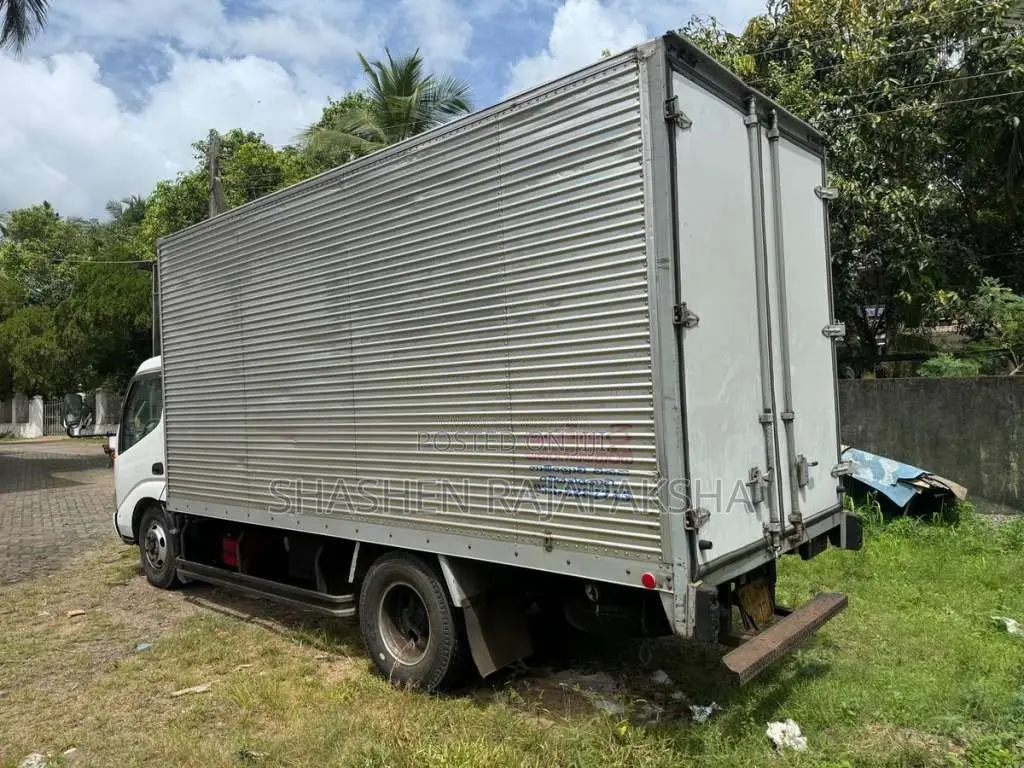 Toyota Hino Dyna Elf 14 5 Full Body 2001 Lorry (Used)