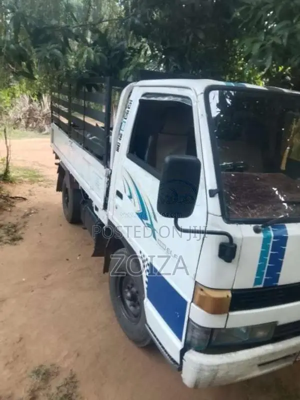 Isuzu ELF 1984 Lorry (Used)