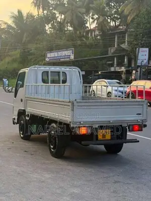 Isuzu ELF 2012 Lorry (Used)
