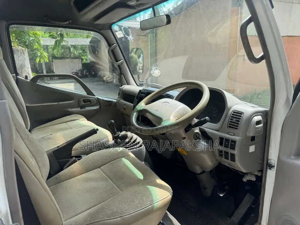 Toyota Hino Dyna Elf 14 5 Full Body 2001 Lorry (Used)
