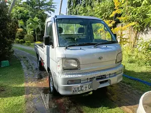 Daihatsu Hijet 2002 Lorry (Used)