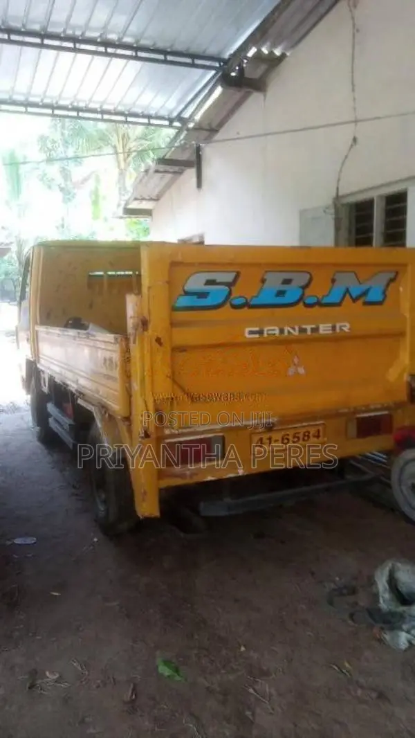 Mitsubishi Canter 1982 Lorry (Used)