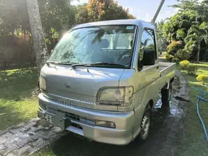 Daihatsu Hijet 2002 Lorry (Used)