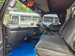 Isuzu NPR Carrier 1999 Lorry (Used)