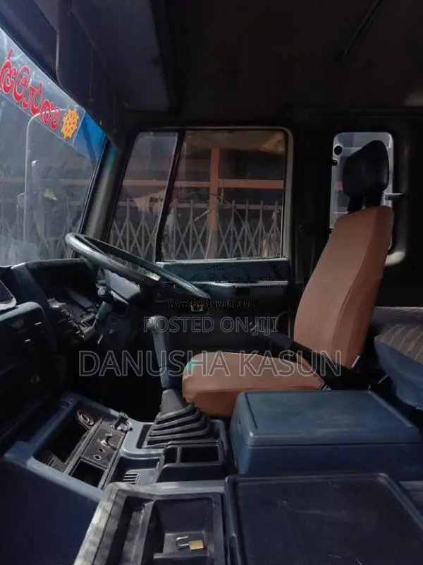 Isuzu 5M Concrite Mix 1991 Lorry (Used)