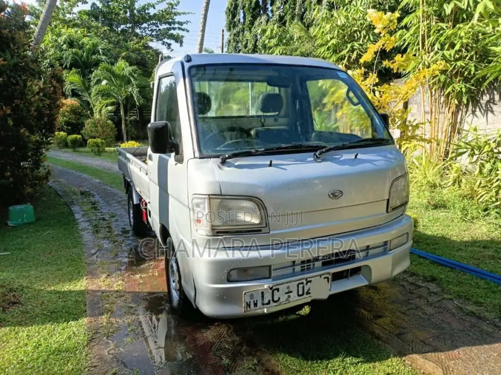 Daihatsu Hijet 2002 Lorry (Used)