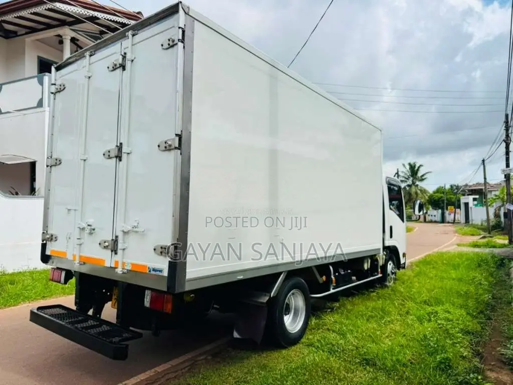 Isuzu Freezer 2014 Lorry (Used)