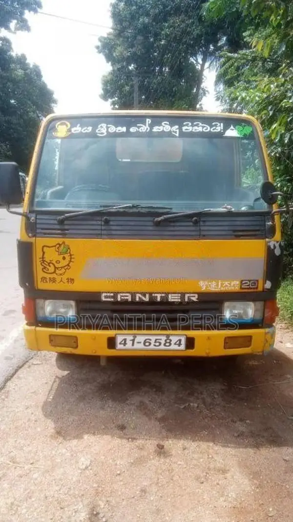 Mitsubishi Canter 1982 Lorry (Used)