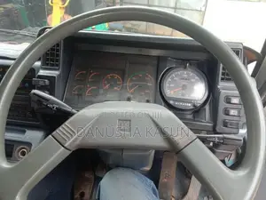 Isuzu 5M Concrite Mix 1991 Lorry (Used)