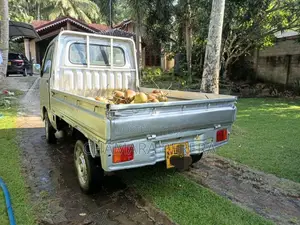 Daihatsu Hijet 2002 Lorry (Used)