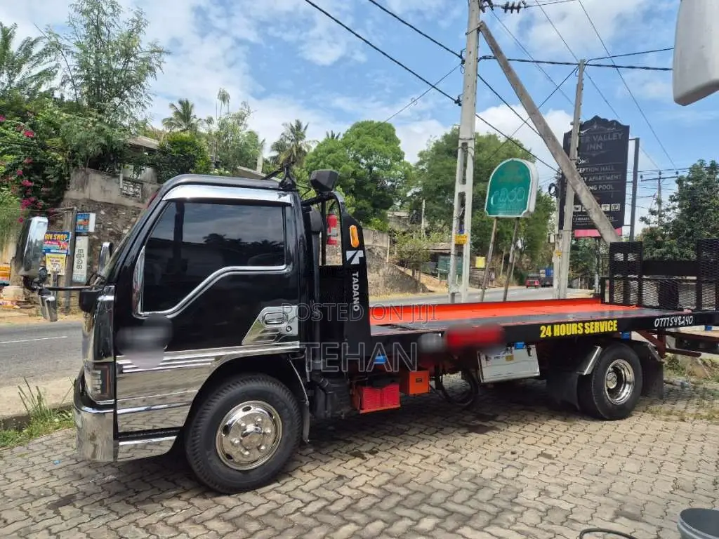Isuzu NPR Carrier 1999 Lorry (Used)