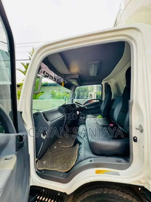 Isuzu Freezer 2014 Lorry (Used)