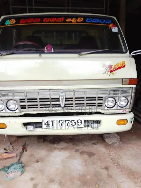 Toyota Dyna 1982 Lorry (Used)