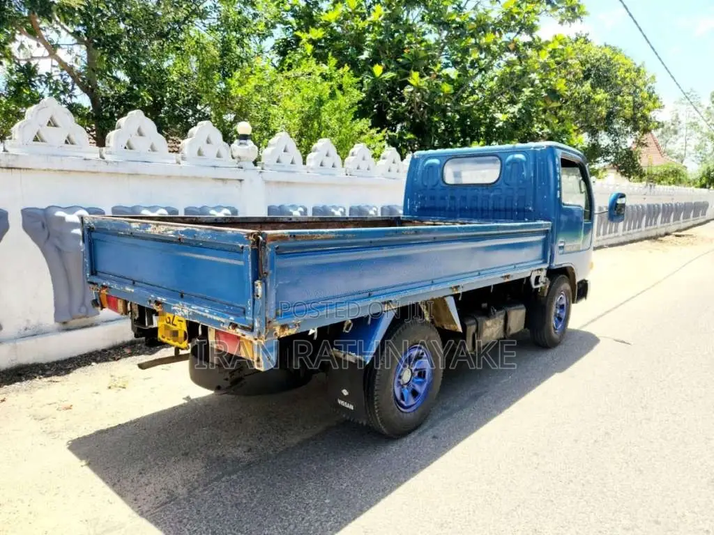 Nissan Atlas QD32 2003 Lorry (Used)