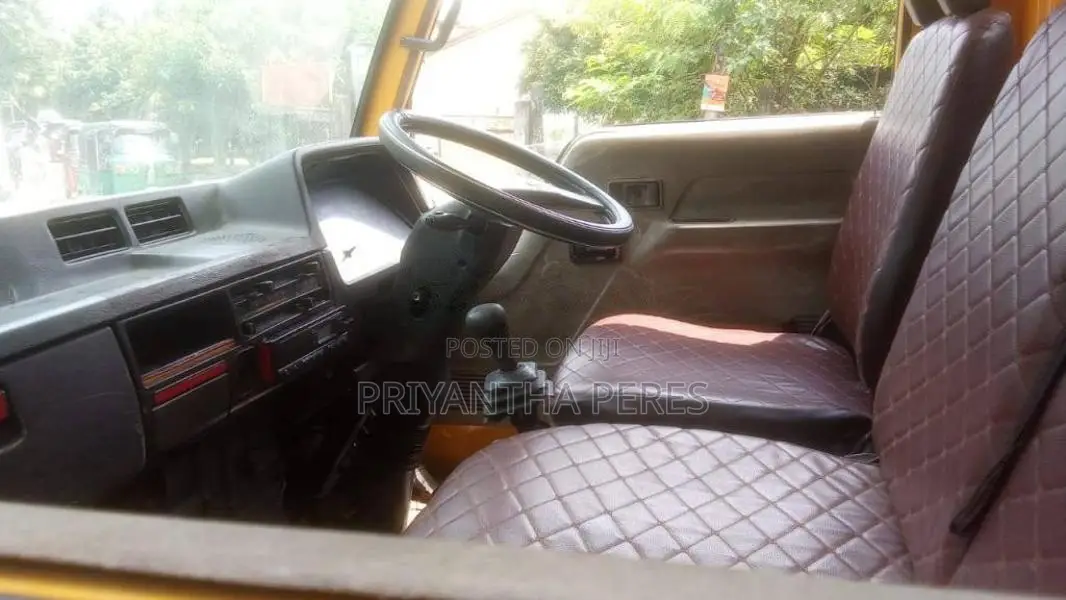 Mitsubishi Canter 1982 Lorry (Used)