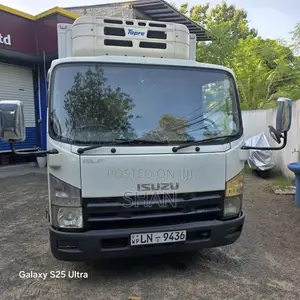 Isuzu Freezer 2011 Lorry (Used)