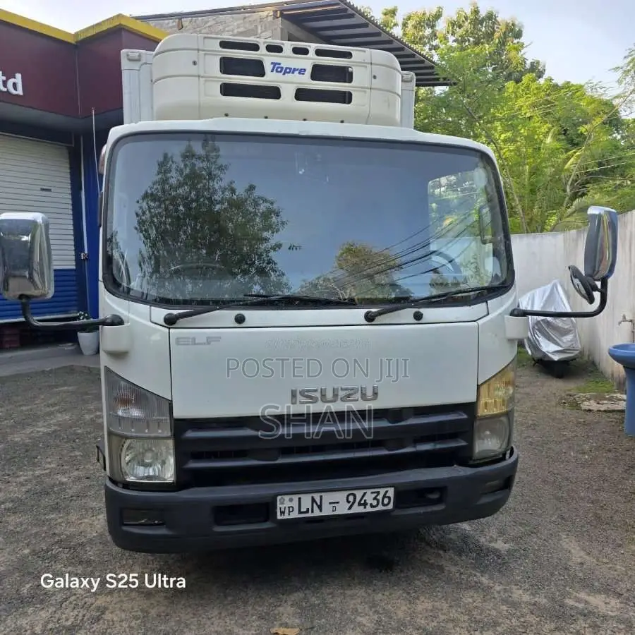 Isuzu Freezer 2011 Lorry (Used)