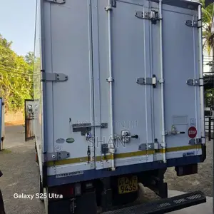 Isuzu Freezer 2011 Lorry (Used)