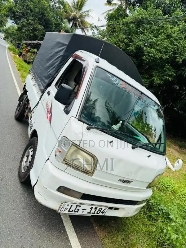 Daihatsu Hijet 2002 Lorry (Used)
