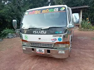 Isuzu NPR 1995 Lorry (Used)