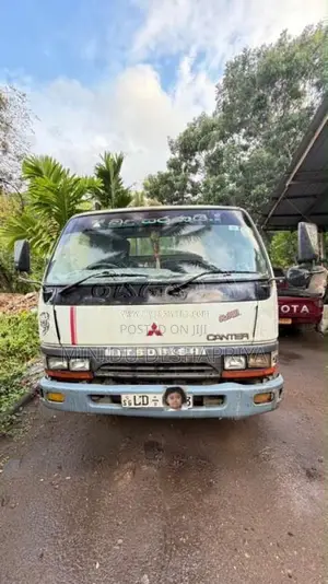 Mitsubishi Canter 2006 Lorry (Used)