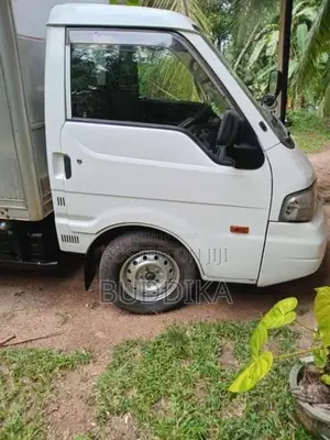 Nissan Nissan 2001 Lorry (Used)