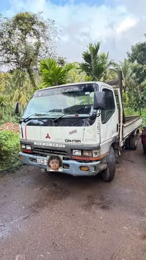 Mitsubishi Canter 2006 Lorry (Used)