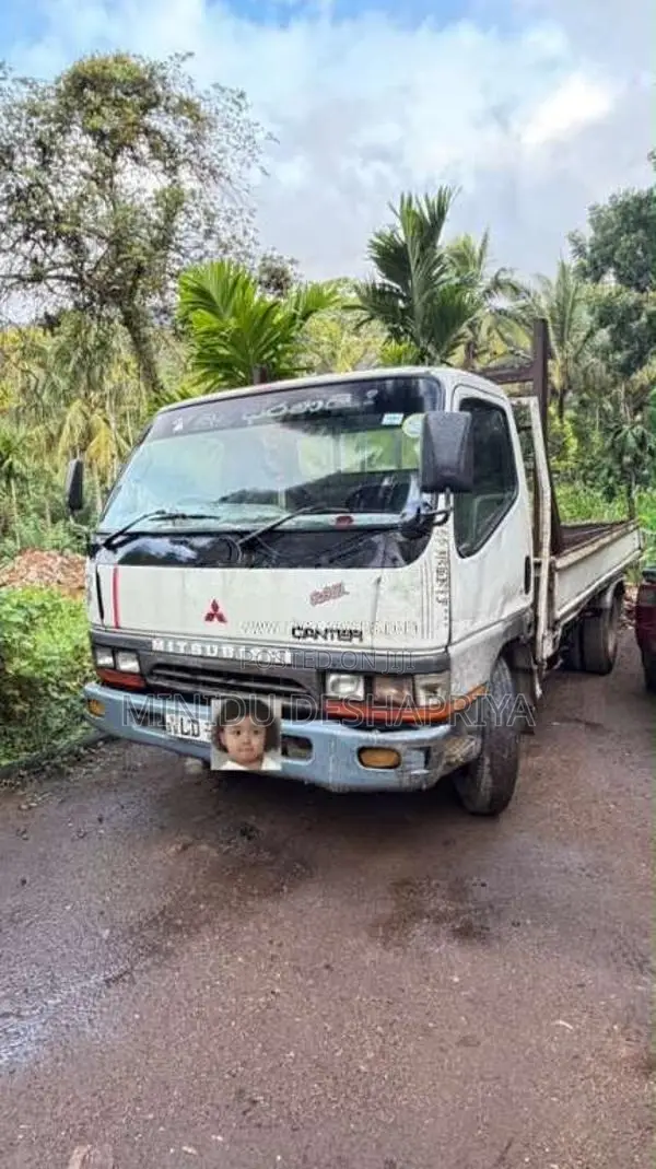 Mitsubishi Canter 2006 Lorry (Used)